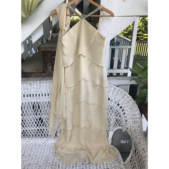 🆕 {Daymor Couture} 100% Silk Ruffle Designer Gown • Ivory • Size 4 • EUC! - Picture 3 of 10
